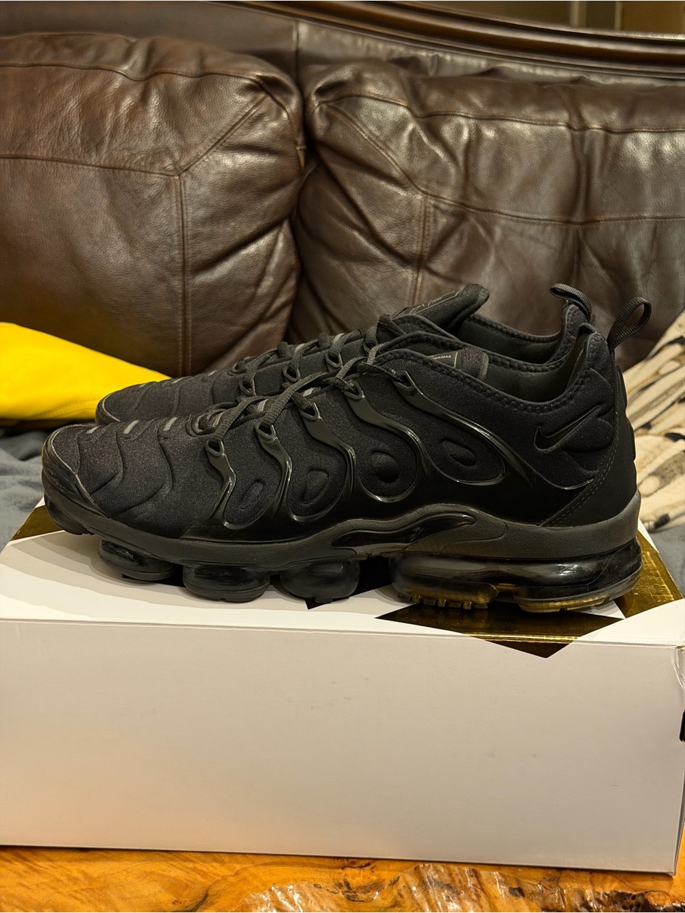 Nike Air VaporMax Plus Triple Black Mens Size 13 Womens 14.5 Sneakers 924453-004
